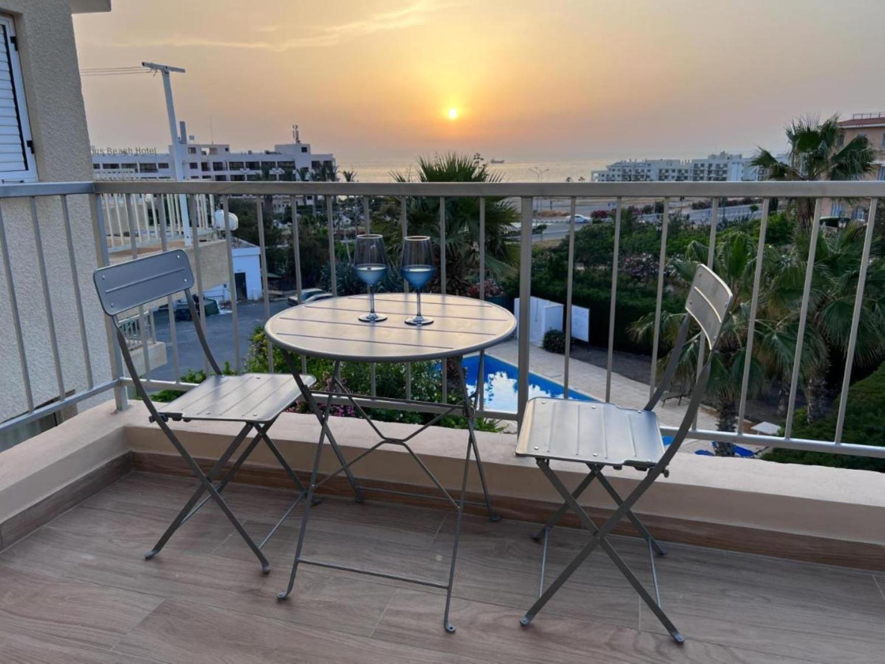 H&O Diamond Complex Sea View Apartment Paphos Buitenkant foto