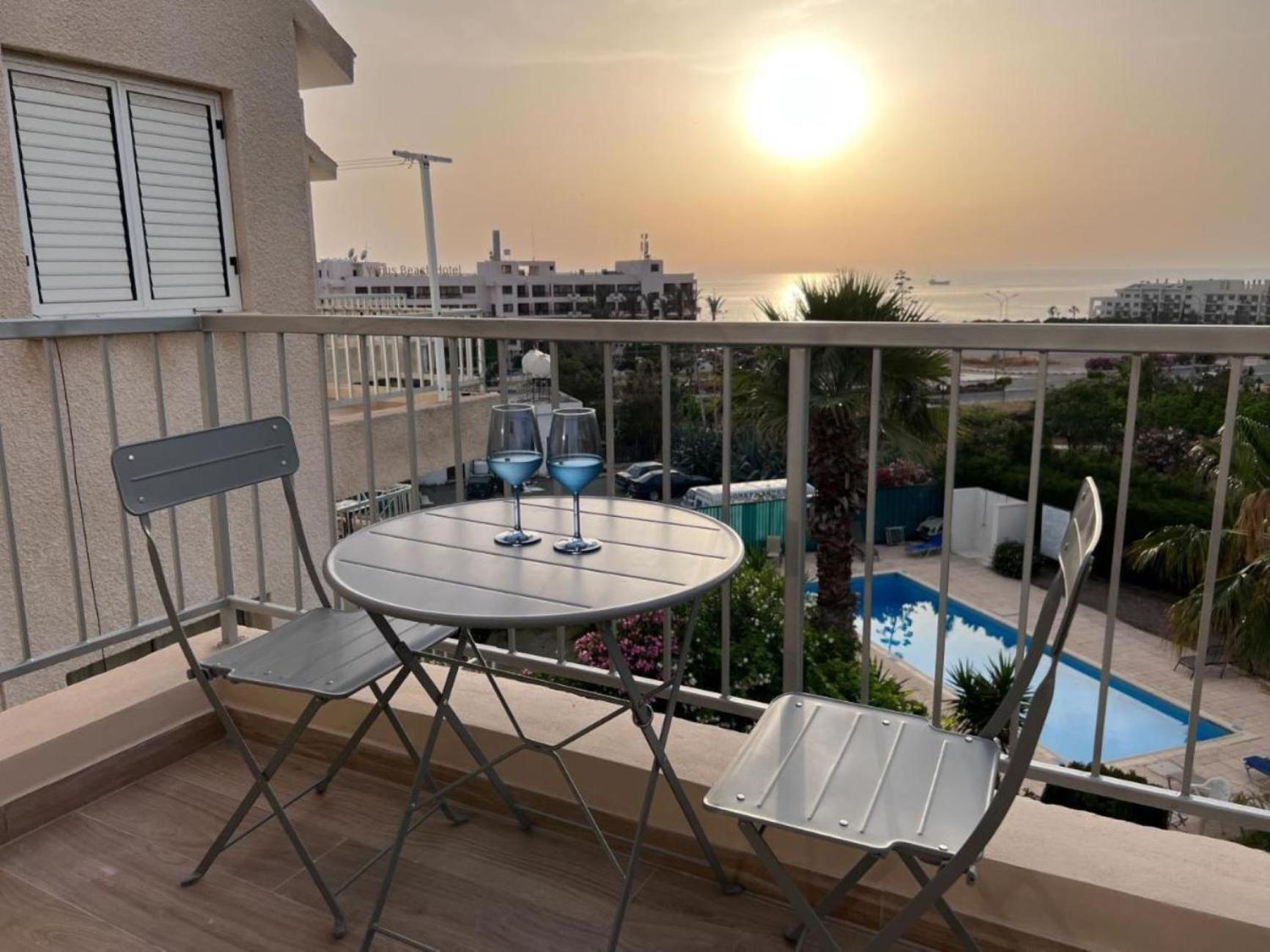 H&O Diamond Complex Sea View Apartment Paphos Buitenkant foto